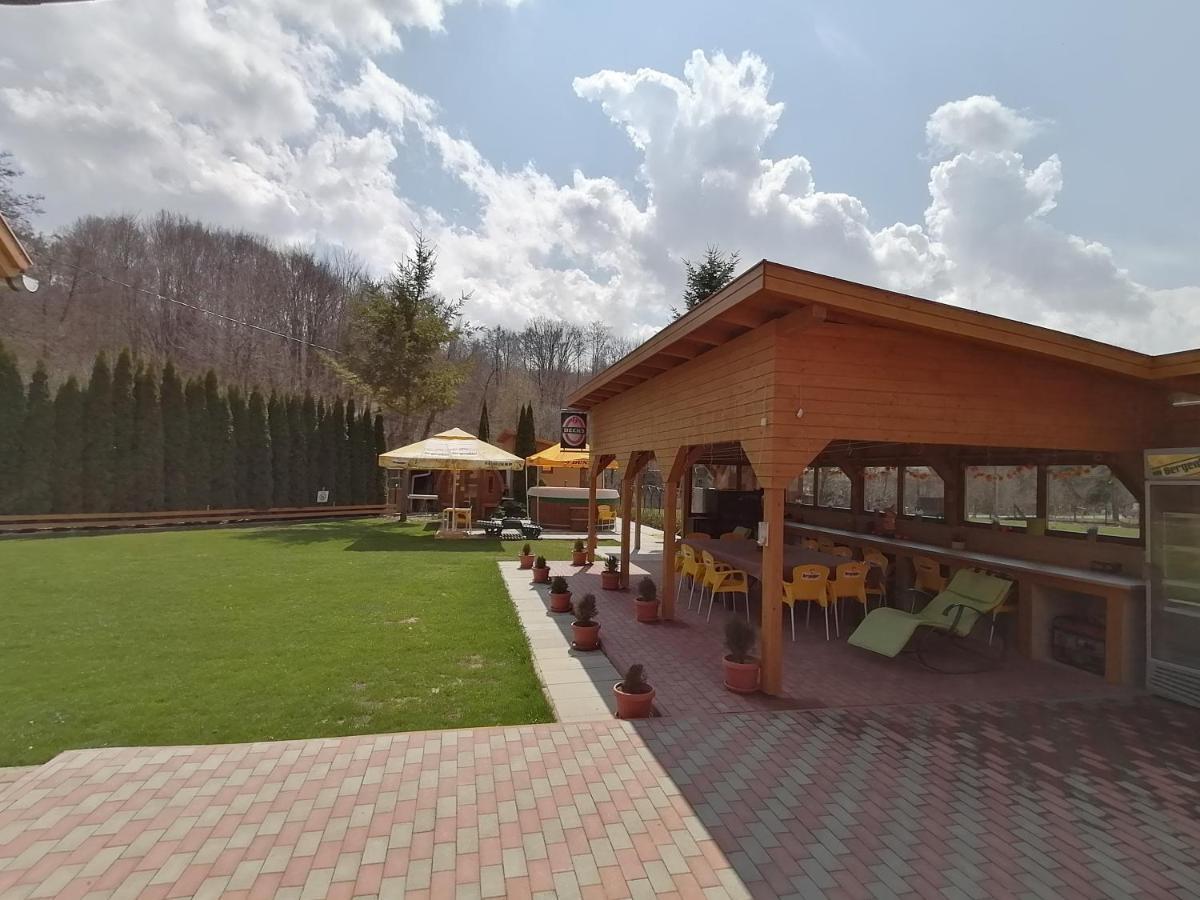 Pensiunea Colt Alb Băile Homorod Exteriér fotografie