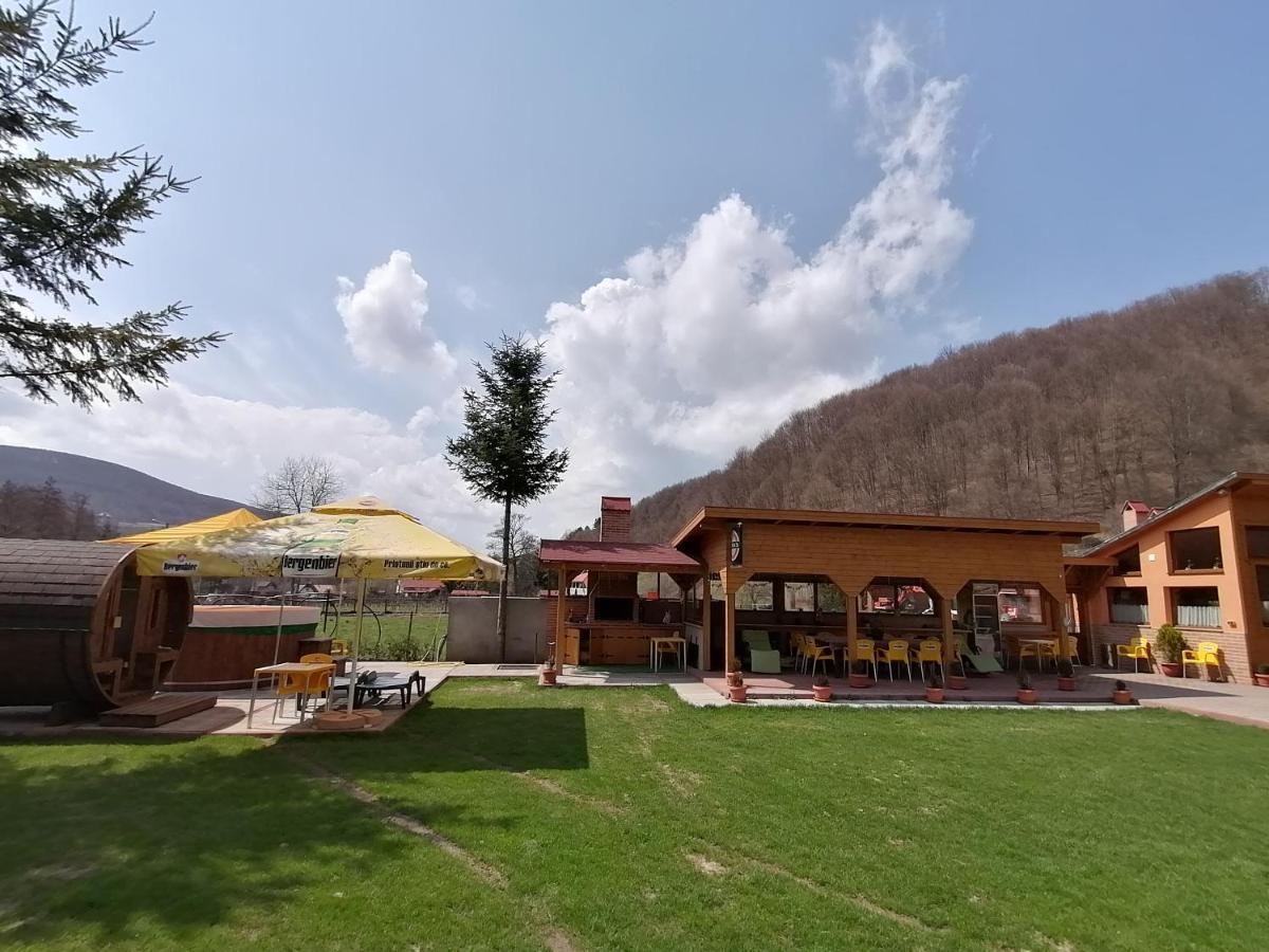 Pensiunea Colt Alb Băile Homorod Exteriér fotografie