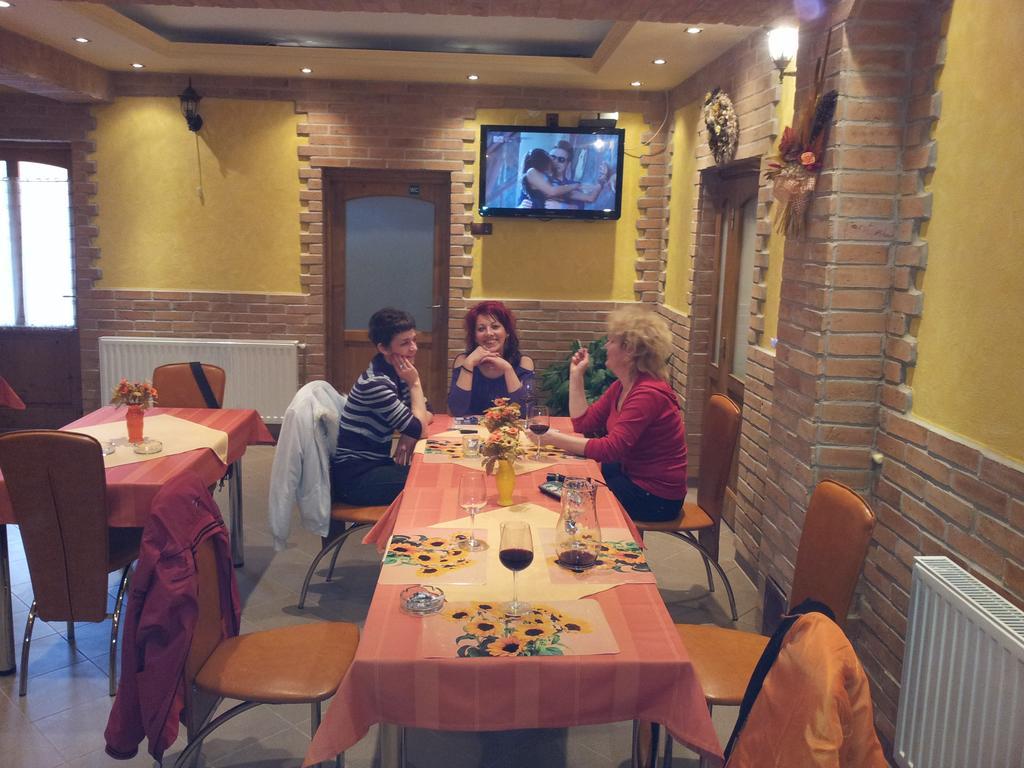 Pensiunea Colt Alb Băile Homorod Exteriér fotografie
