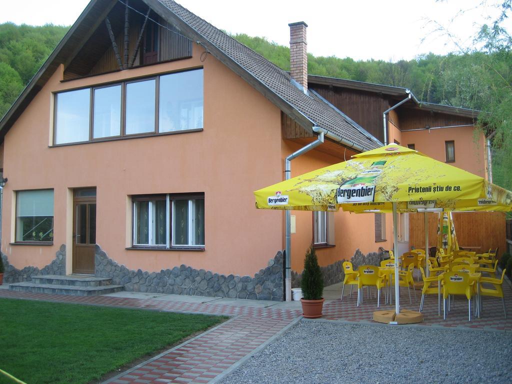 Pensiunea Colt Alb Băile Homorod Exteriér fotografie