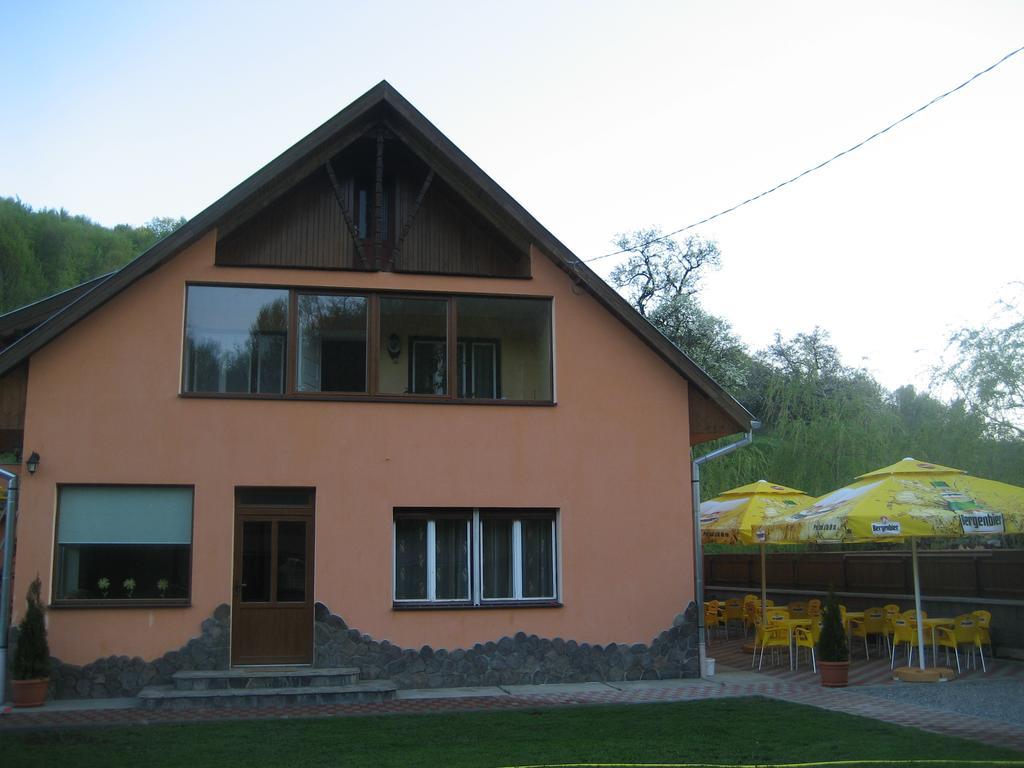 Pensiunea Colt Alb Băile Homorod Exteriér fotografie