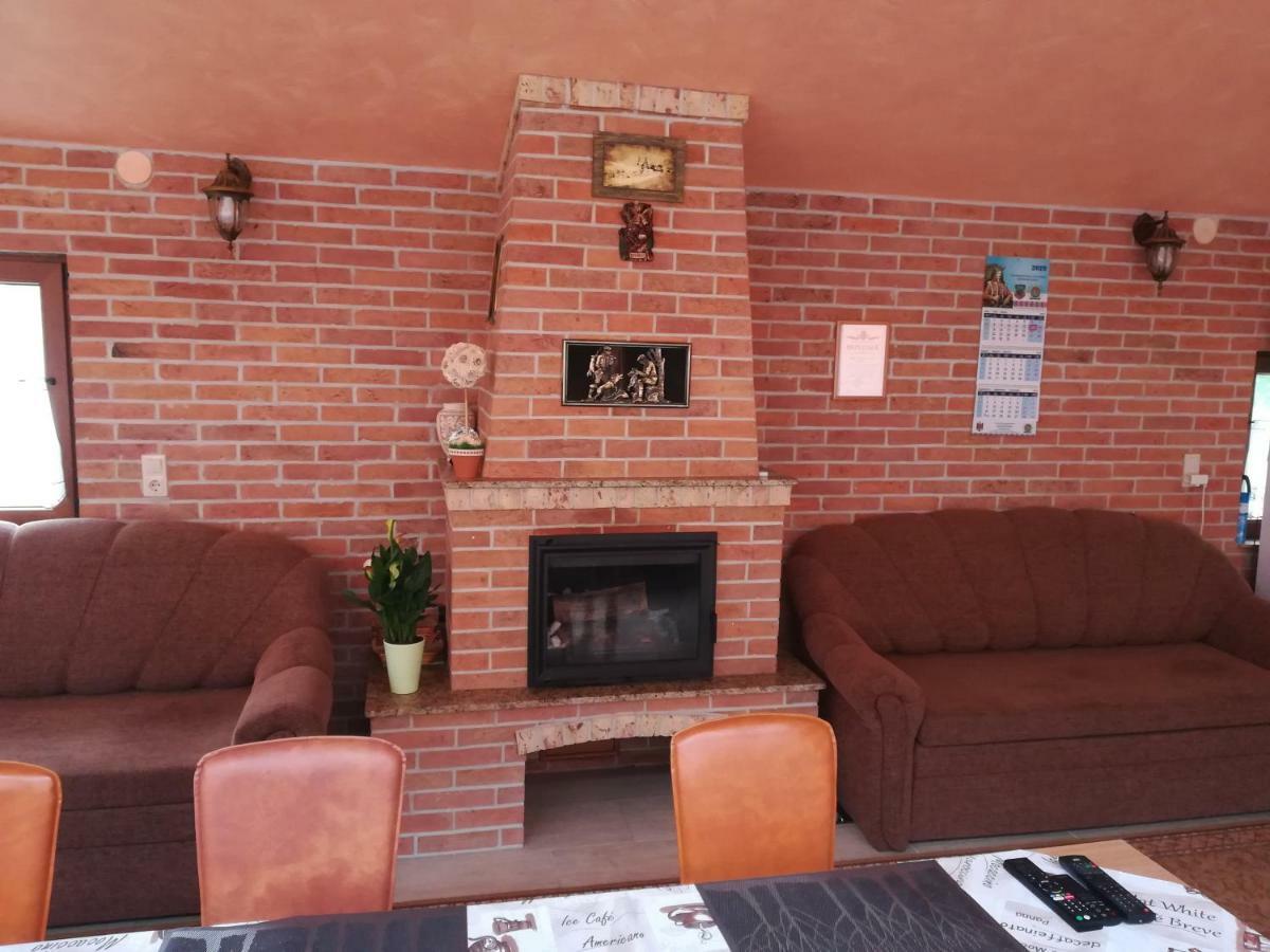 Pensiunea Colt Alb Băile Homorod Exteriér fotografie