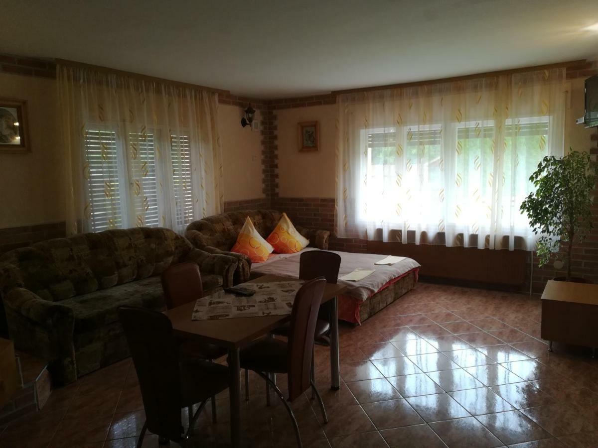 Pensiunea Colt Alb Băile Homorod Exteriér fotografie
